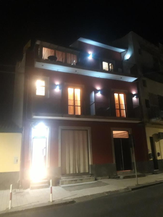 Bed & Breakfast Dietro Le Mura Aci Castello Dış mekan fotoğraf